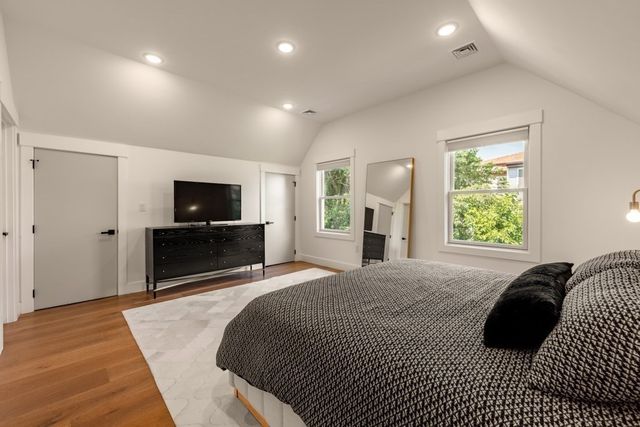13 Grand View Avenue 2, Somerville, MA 02143