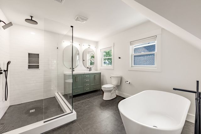 13 Grand View Avenue 2, Somerville, MA 02143