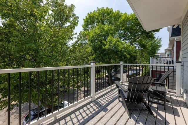 13 Grand View Avenue 2, Somerville, MA 02143