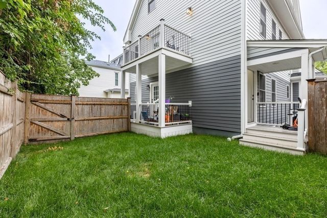 13 Grand View Avenue 2, Somerville, MA 02143
