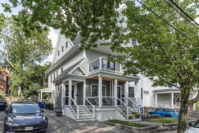 13 Grand View Avenue 2, Somerville, MA 02143