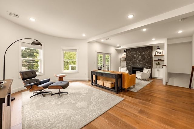 13 Grand View Avenue 2, Somerville, MA 02143