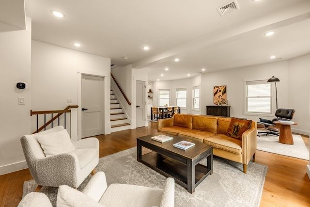 13 Grand View Avenue 2, Somerville, MA 02143