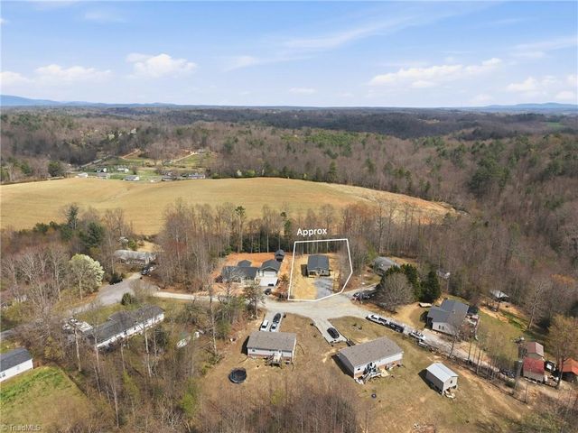 253 Ridge Top Road, North Wilkesboro, NC 28659