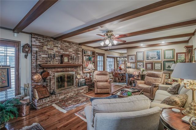 2083 N Austin Drive, Fayetteville, AR 72703