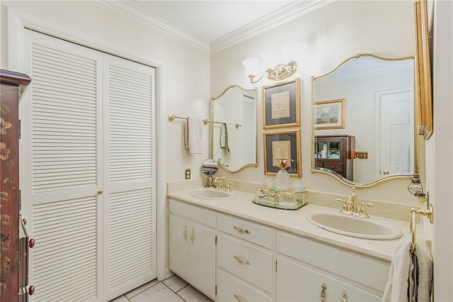 2083 N Austin Drive, Fayetteville, AR 72703