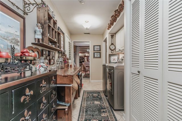 2083 N Austin Drive, Fayetteville, AR 72703