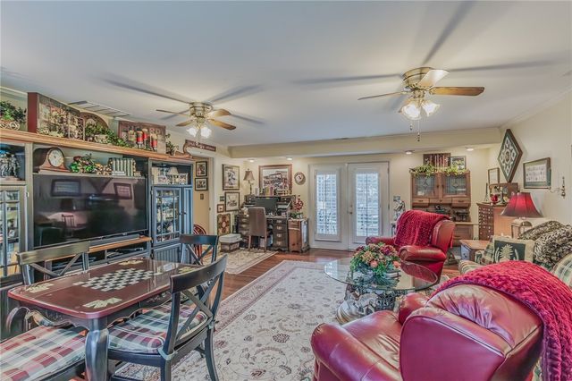 2083 N Austin Drive, Fayetteville, AR 72703