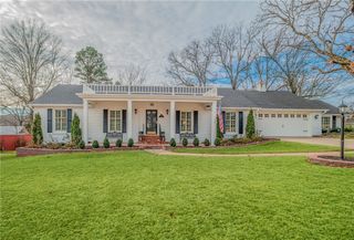 2083 N Austin Drive, Fayetteville, AR 72703