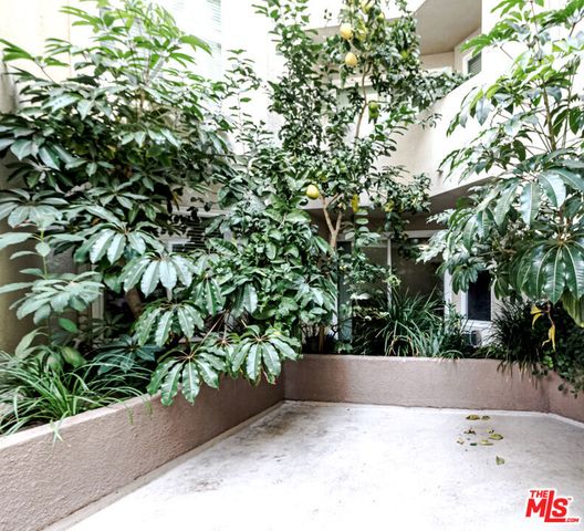 620 S Gramercy Place 105, Los Angeles, CA 90005