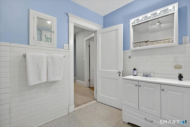 54 Thornton Street, Hamden, CT 06517