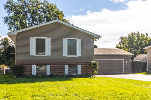 103 Hickory Drive, Lindenhurst, IL 60046