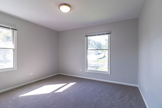 103 Hickory Drive, Lindenhurst, IL 60046