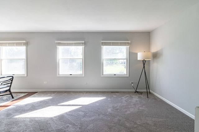 103 Hickory Drive, Lindenhurst, IL 60046