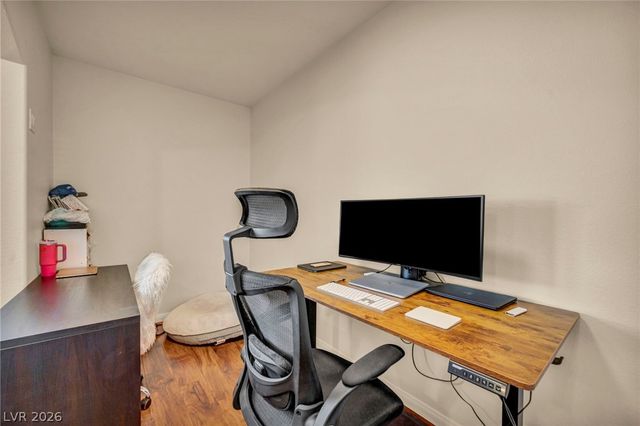7624 Golden Lantern Court, Las Vegas, NV 89139
