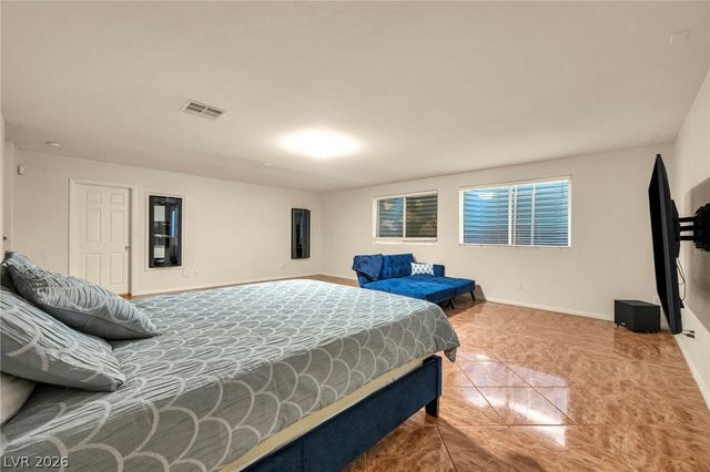 7624 Golden Lantern Court, Las Vegas, NV 89139