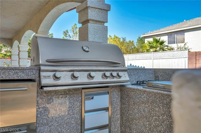 7624 Golden Lantern Court, Las Vegas, NV 89139