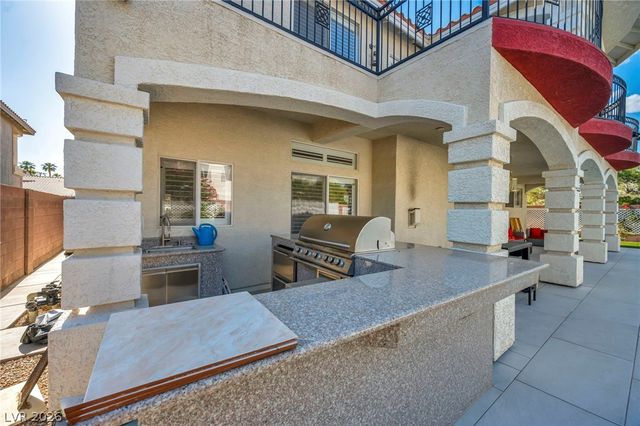 7624 Golden Lantern Court, Las Vegas, NV 89139