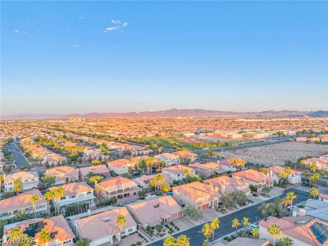 7624 Golden Lantern Court, Las Vegas, NV 89139