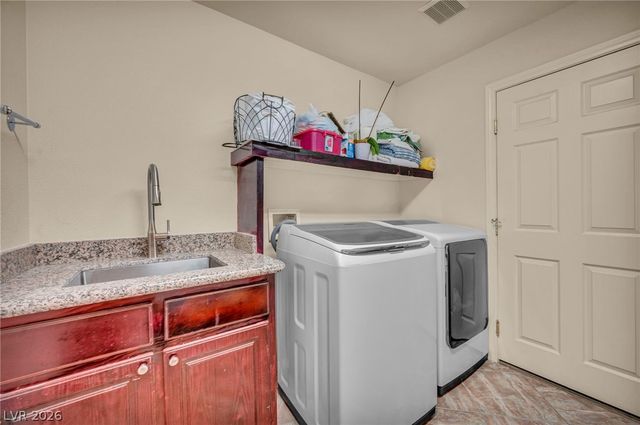 7624 Golden Lantern Court, Las Vegas, NV 89139