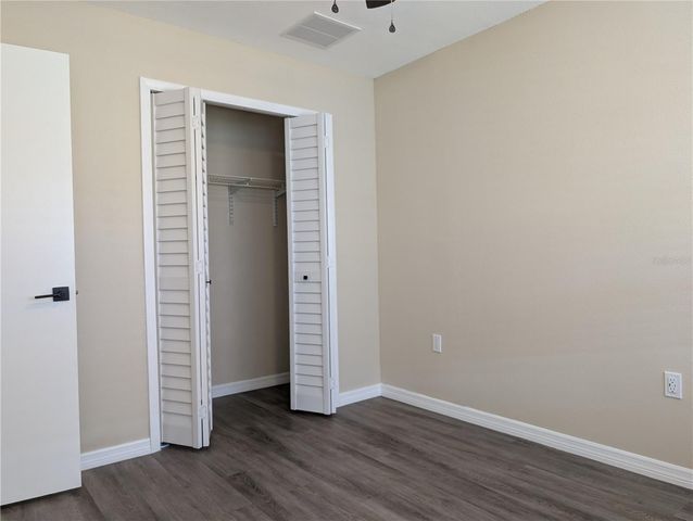 5870 38TH AVENUE N 40, St Petersburg, FL 33710