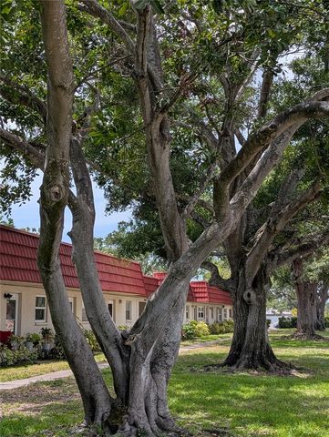5870 38TH AVENUE N 40, St Petersburg, FL 33710