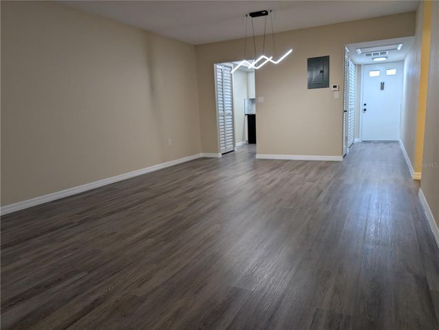 5870 38TH AVENUE N 40, St Petersburg, FL 33710
