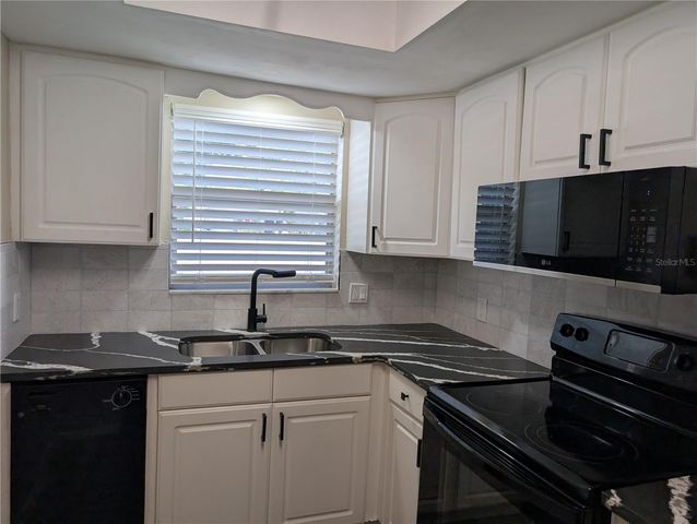 5870 38TH AVENUE N 40, St Petersburg, FL 33710