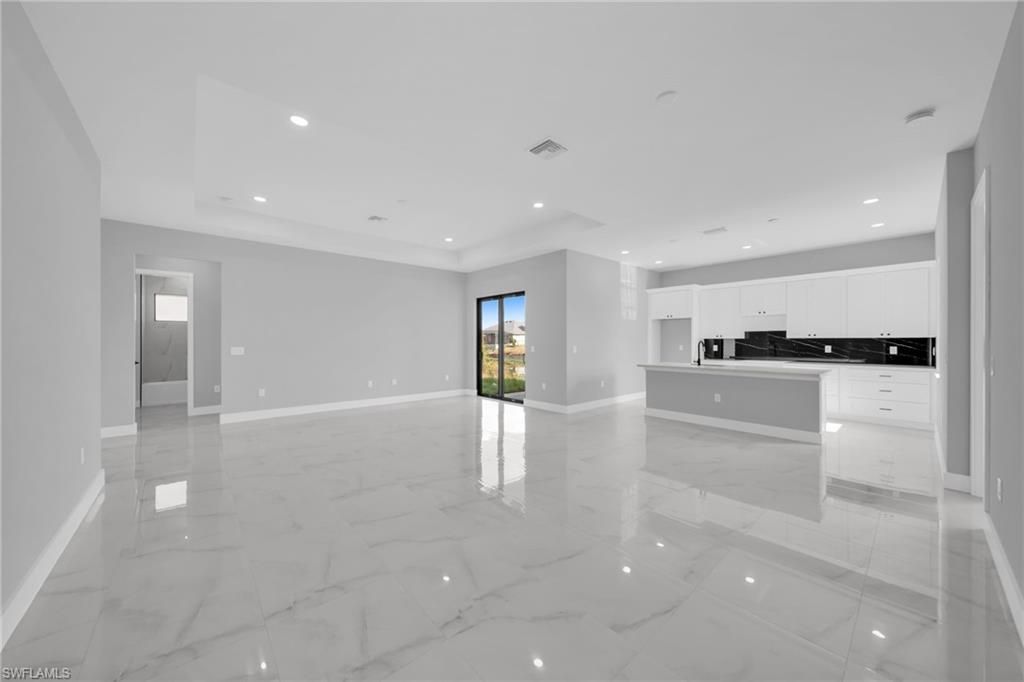 Image 11 of property listing at 1225 NE 5th PL, Cape Coral, FL 33909