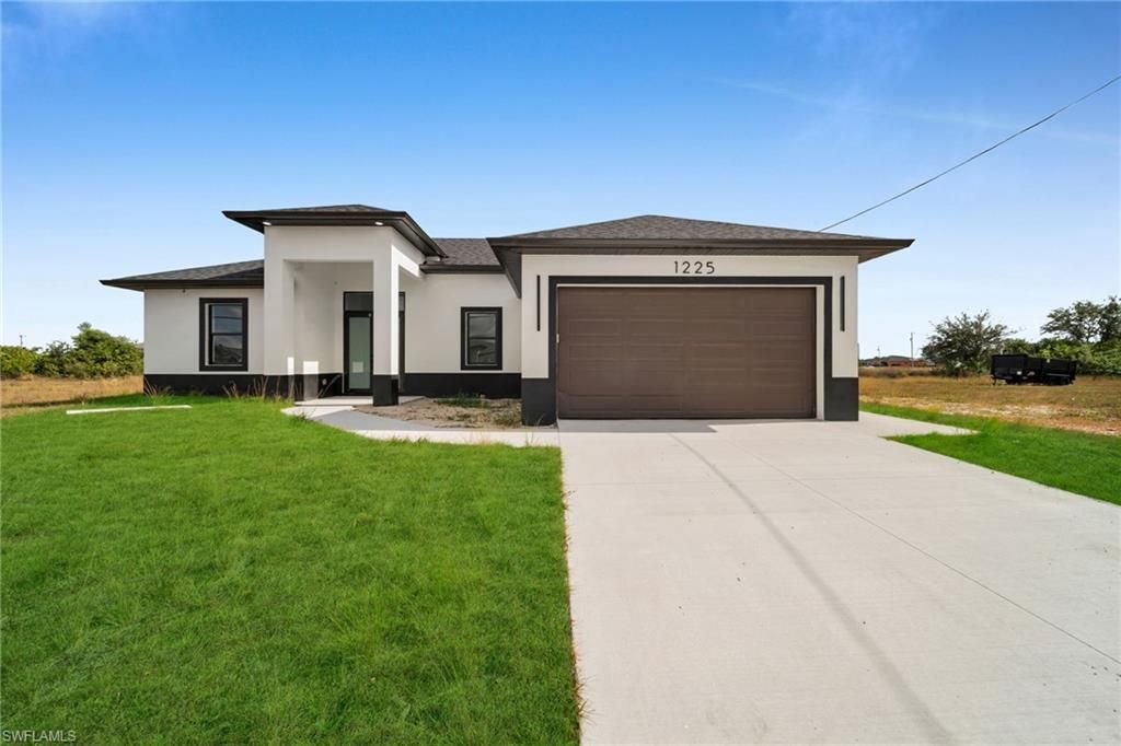 Image 3 of property listing at 1225 NE 5th PL, Cape Coral, FL 33909