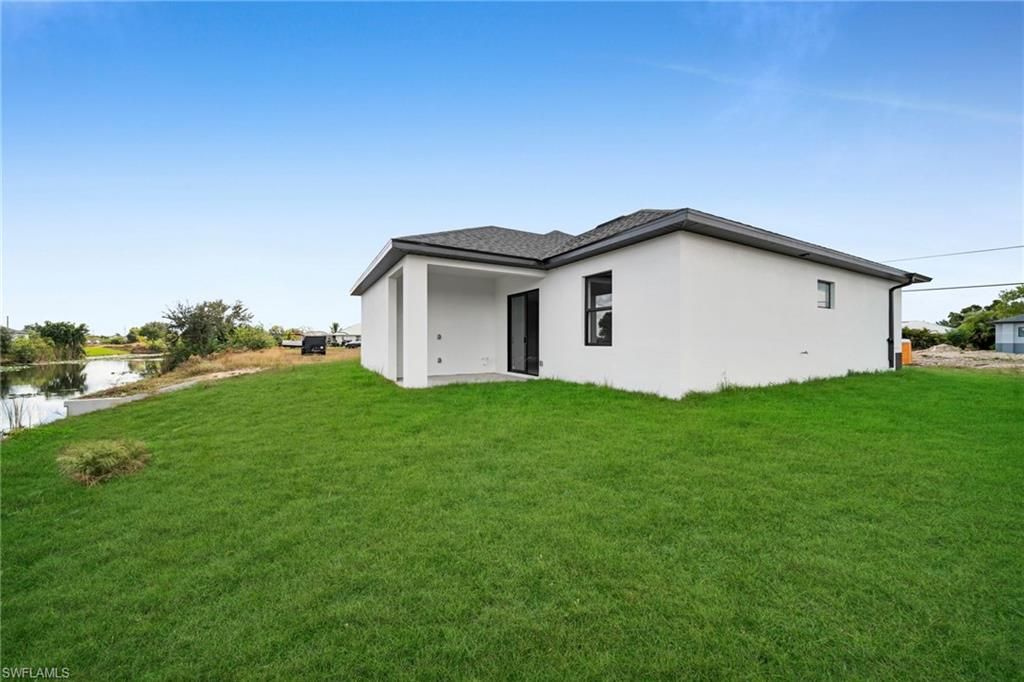 Image 39 of property listing at 1225 NE 5th PL, Cape Coral, FL 33909