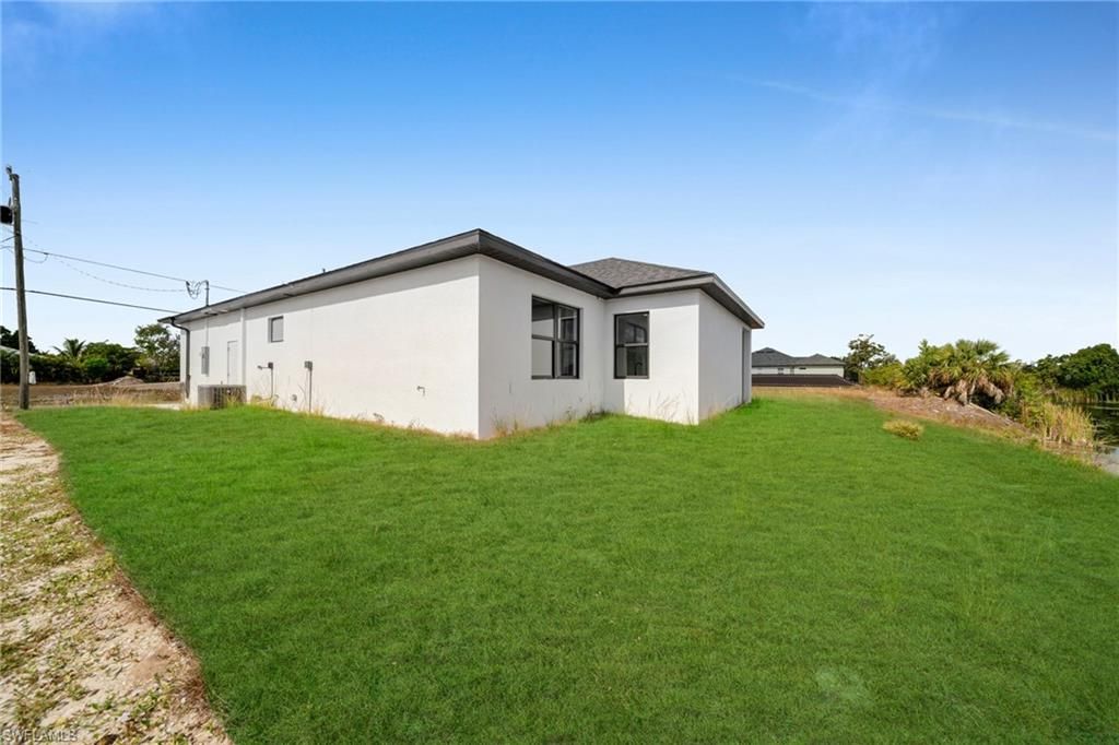 Image 40 of property listing at 1225 NE 5th PL, Cape Coral, FL 33909