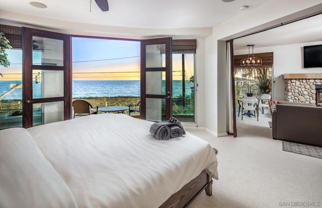 5390 Carlsbad Boulevard, Carlsbad, CA 92008
