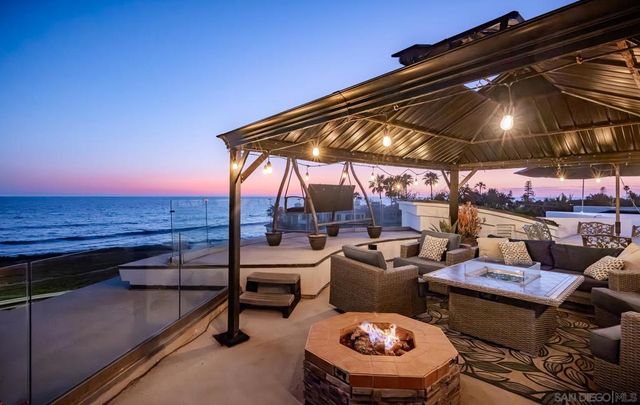 5390 Carlsbad Boulevard, Carlsbad, CA 92008