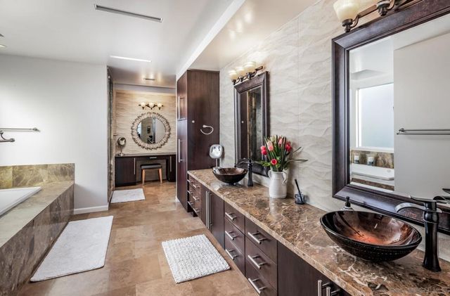 5390 Carlsbad Boulevard, Carlsbad, CA 92008
