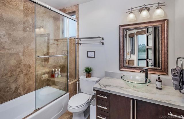 5390 Carlsbad Boulevard, Carlsbad, CA 92008