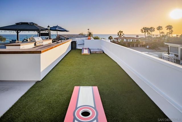 5390 Carlsbad Boulevard, Carlsbad, CA 92008