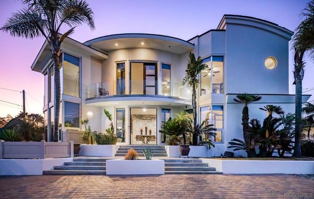 5390 Carlsbad Boulevard, Carlsbad, CA 92008