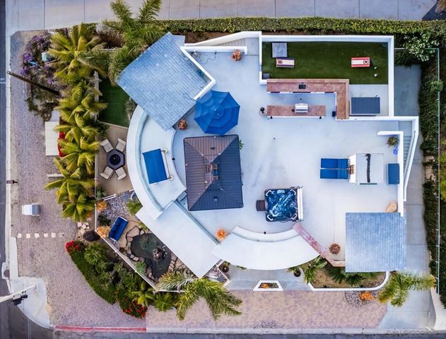 5390 Carlsbad Boulevard, Carlsbad, CA 92008