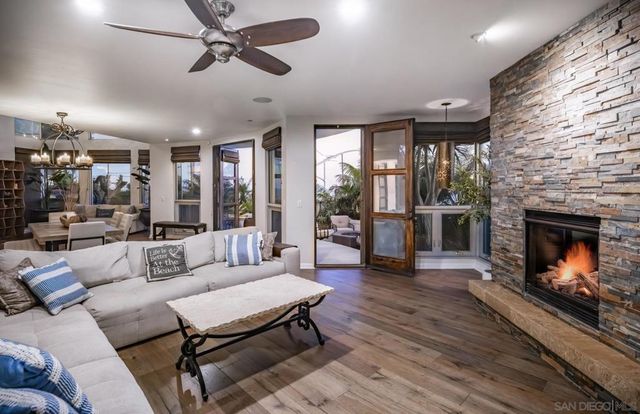 5390 Carlsbad Boulevard, Carlsbad, CA 92008