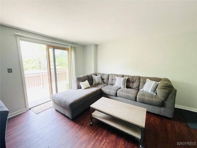 110 Charter Oaks Drive 3, Amherst, NY 14228