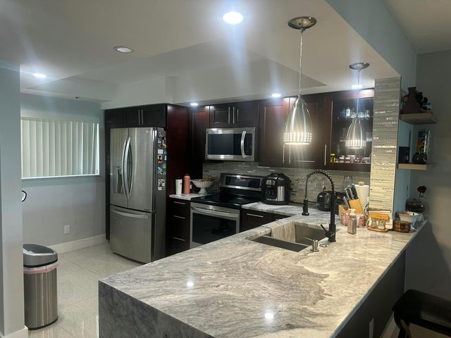 3178 Via Poinciana 307, Greenacres, FL 33467