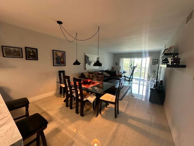 3178 Via Poinciana 307, Greenacres, FL 33467