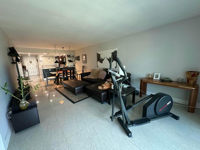 3178 Via Poinciana 307, Greenacres, FL 33467