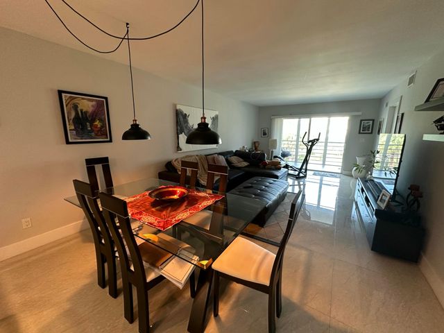 3178 Via Poinciana 307, Greenacres, FL 33467