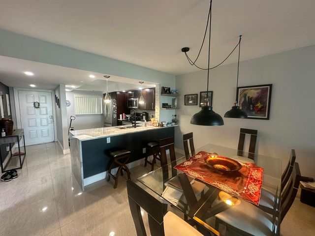 3178 Via Poinciana 307, Greenacres, FL 33467