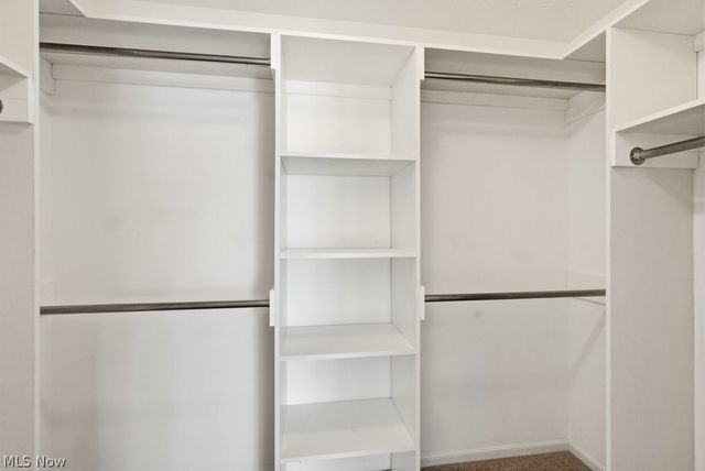 2340 Sandalwood Drive, Twinsburg, OH 44087