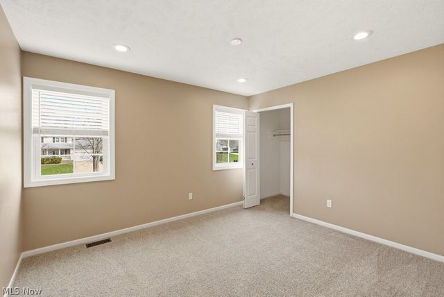 2340 Sandalwood Drive, Twinsburg, OH 44087