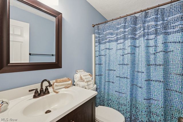 2340 Sandalwood Drive, Twinsburg, OH 44087