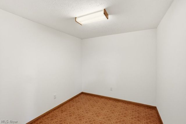 2340 Sandalwood Drive, Twinsburg, OH 44087